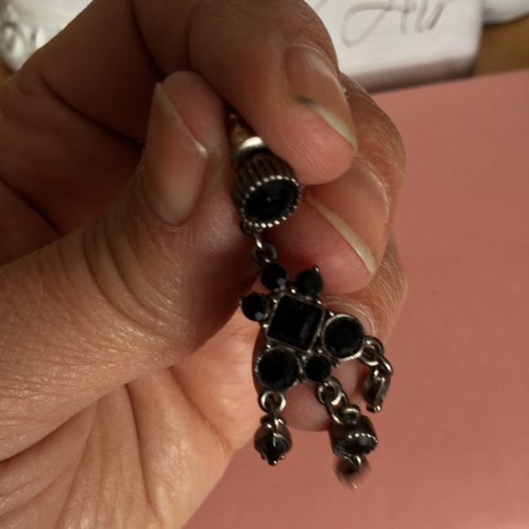 Gorgeous pair of black 90’s vintage earrings - Picture 3 of 4